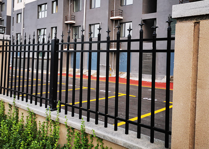 宜春小区锌钢围栏护栏工程案例